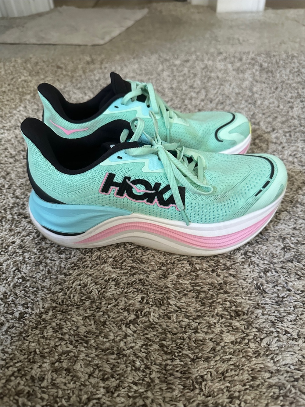 Hoka Skyward X size 8 women’s athletic running shoes